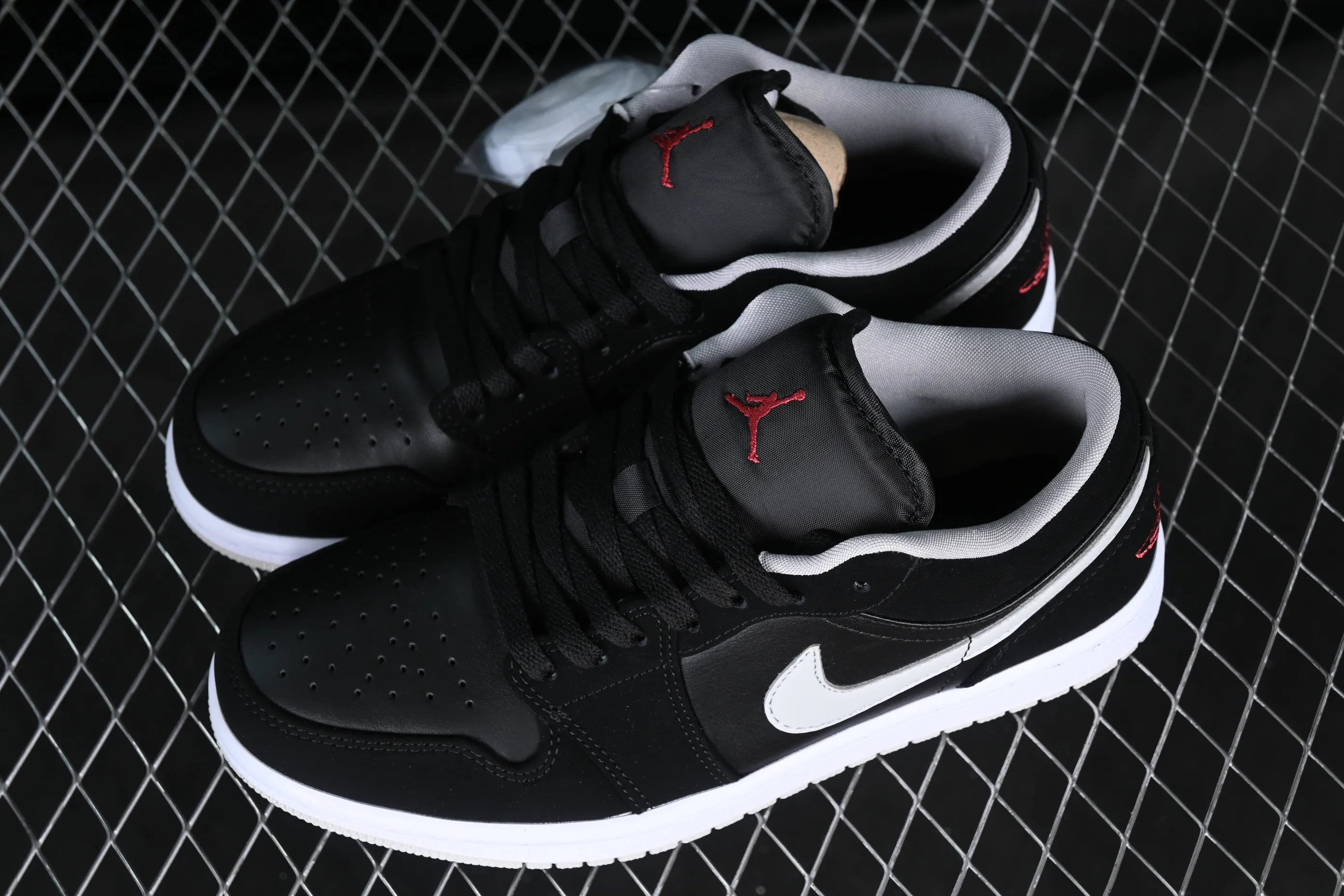 All categories Air Jordan Jordan series basketball shoes Air Jordan 1 Low Z version Air Jordan 1 Low AJ1 Joe 1 black and gray low-top cultural casual sneakers 553558-032
